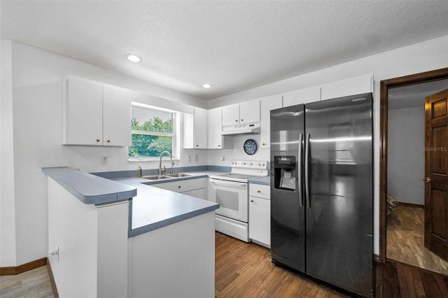11046 LAKEVIEW DRIVE, New Port Richey, FL 34654