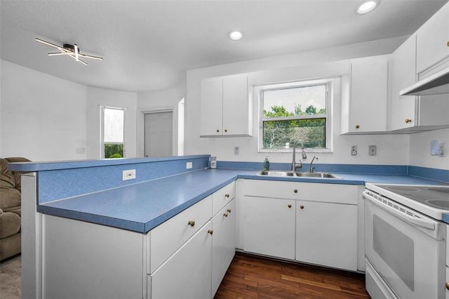 11046 LAKEVIEW DRIVE, New Port Richey, FL 34654