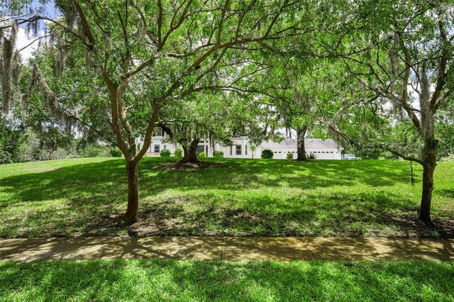 11046 LAKEVIEW DRIVE, New Port Richey, FL 34654