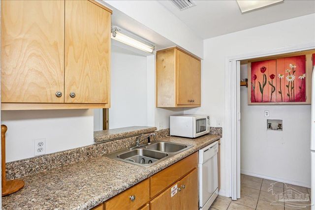 8460 Gulf Blvd 301, Navarre Beach, FL 32566