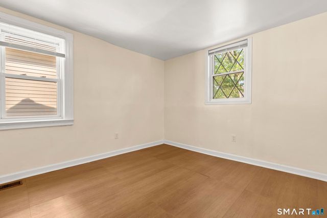 59 North Place, West Haven, CT 06516