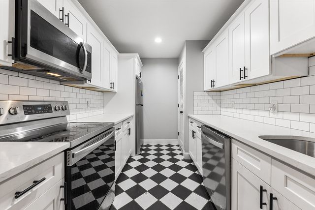 10 Weston Ave 112, Quincy, MA 02170
