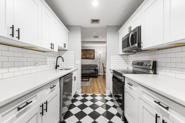 10 Weston Ave 112, Quincy, MA 02170