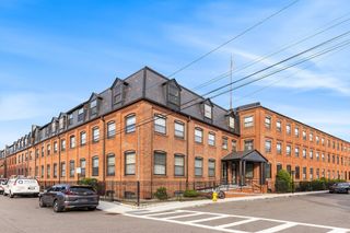 10 Weston Ave 112, Quincy, MA 02170