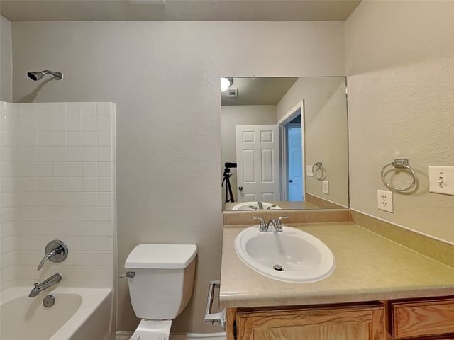 215 Bobbie Ann Court, Granbury, TX 76049