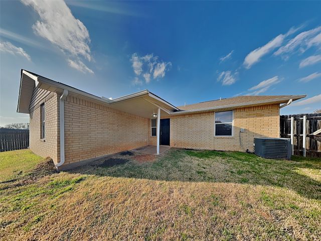 215 Bobbie Ann Court, Granbury, TX 76049
