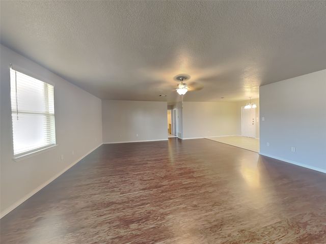 215 Bobbie Ann Court, Granbury, TX 76049