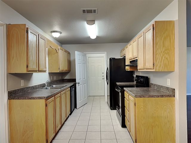 215 Bobbie Ann Court, Granbury, TX 76049