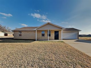 215 Bobbie Ann Court, Granbury, TX 76049