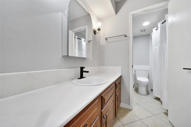 131 Phanturn Lane, Bellaire, TX 77401