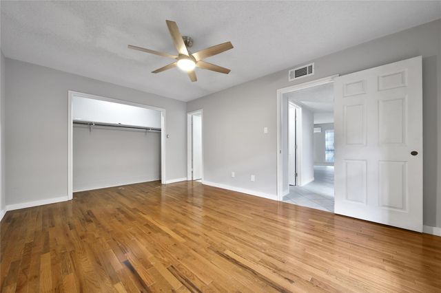 131 Phanturn Lane, Bellaire, TX 77401