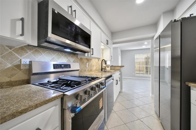 131 Phanturn Lane, Bellaire, TX 77401