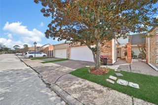 131 Phanturn Lane, Bellaire, TX 77401