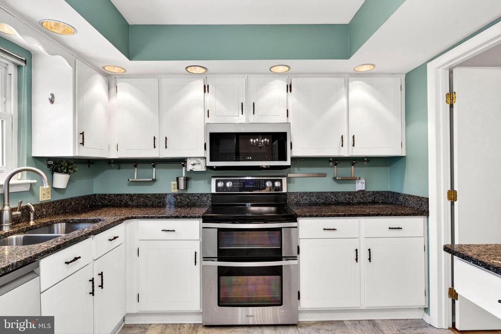 Image 10 of property listing at 20018 CAMERON MILL RD, Parkton, MD 21120