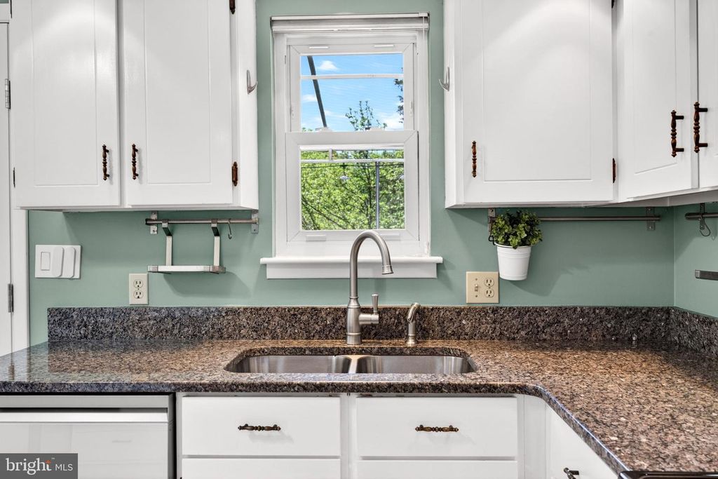Image 11 of property listing at 20018 CAMERON MILL RD, Parkton, MD 21120