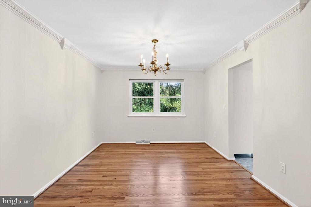 Image 8 of property listing at 20018 CAMERON MILL RD, Parkton, MD 21120
