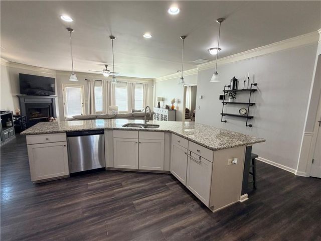 311 Eagles Bluff Way, Hoschton, GA 30548