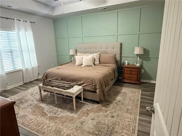 311 Eagles Bluff Way, Hoschton, GA 30548