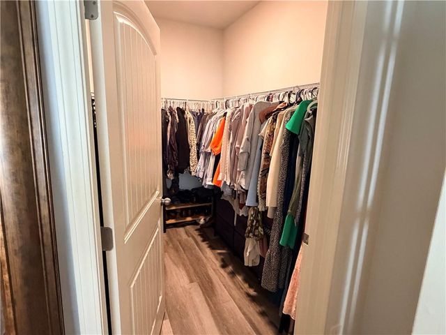 311 Eagles Bluff Way, Hoschton, GA 30548