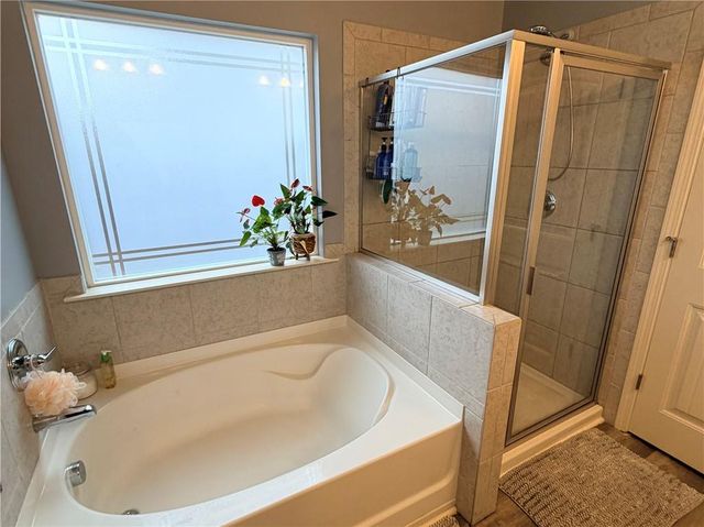 311 Eagles Bluff Way, Hoschton, GA 30548