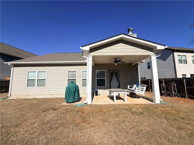 311 Eagles Bluff Way, Hoschton, GA 30548