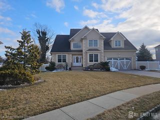 22 Downs Drive, Sayreville, NJ 08872
