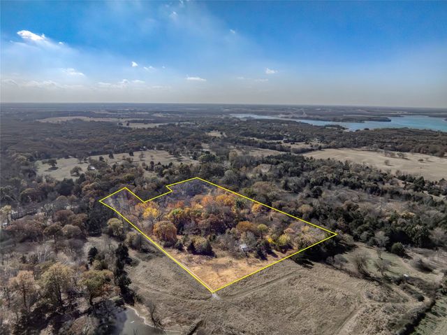 2190 County Road 1215, Savoy, TX 75479