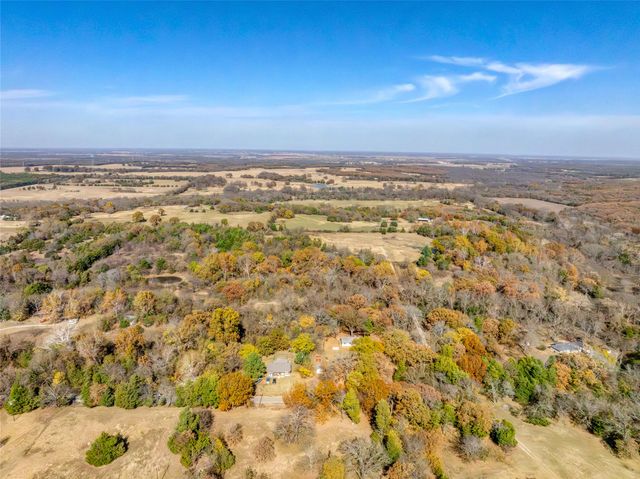 2190 County Road 1215, Savoy, TX 75479