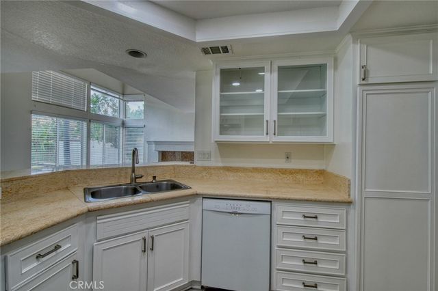 3717 Calle Joaquin, Calabasas, CA 91302