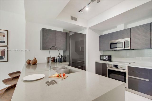 1080 Brickell Ave 1504, Miami, FL 33131