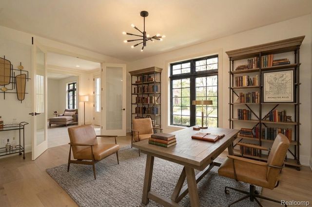 3836 Coachwood Lane, Rochester Hills, MI 48309