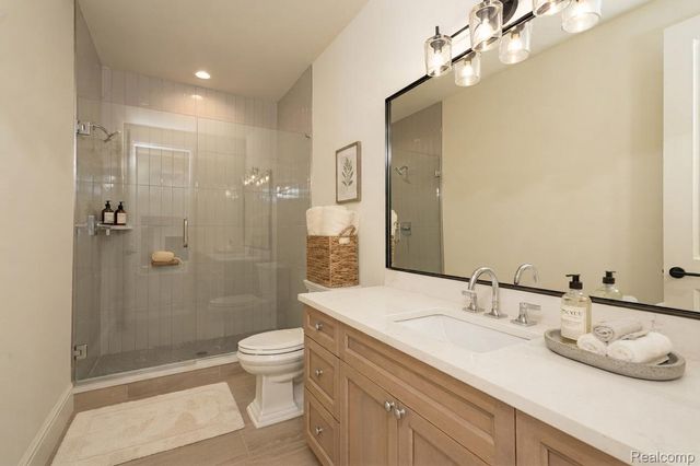 3836 Coachwood Lane, Rochester Hills, MI 48309