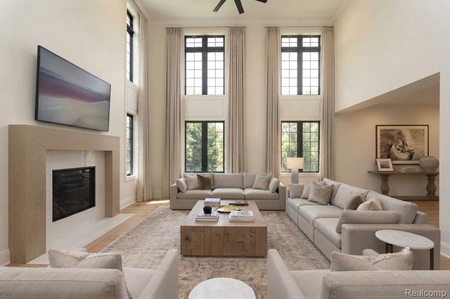 3836 Coachwood Lane, Rochester Hills, MI 48309