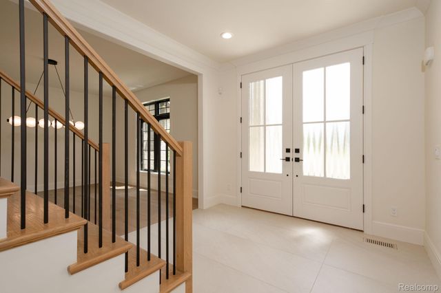 3836 Coachwood Lane, Rochester Hills, MI 48309
