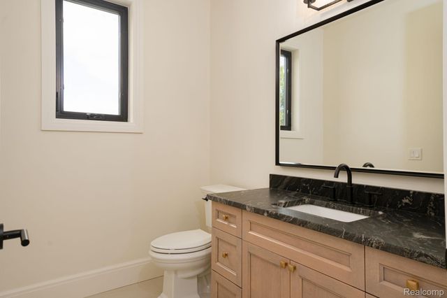 3836 Coachwood Lane, Rochester Hills, MI 48309