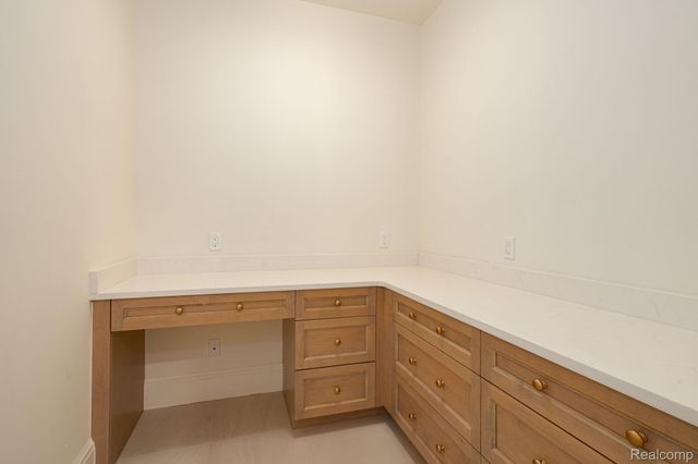 3836 Coachwood Lane, Rochester Hills, MI 48309