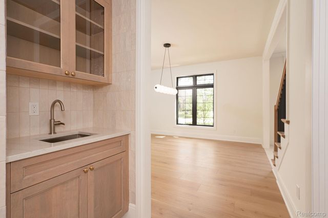 3836 Coachwood Lane, Rochester Hills, MI 48309