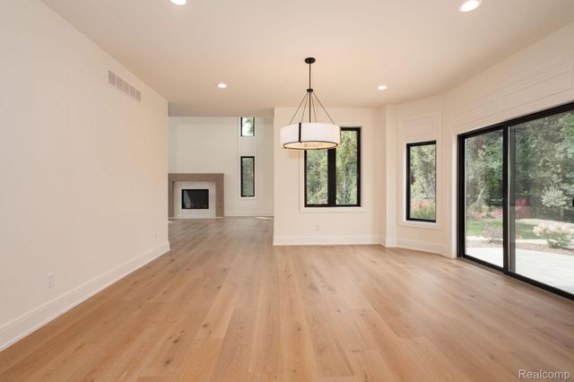 3836 Coachwood Lane, Rochester Hills, MI 48309