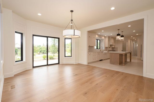 3836 Coachwood Lane, Rochester Hills, MI 48309