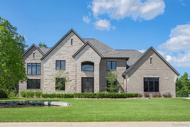 3836 Coachwood Lane, Rochester Hills, MI 48309
