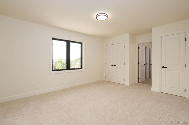 3836 Coachwood Lane, Rochester Hills, MI 48309