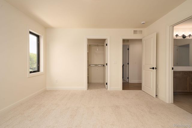 3836 Coachwood Lane, Rochester Hills, MI 48309