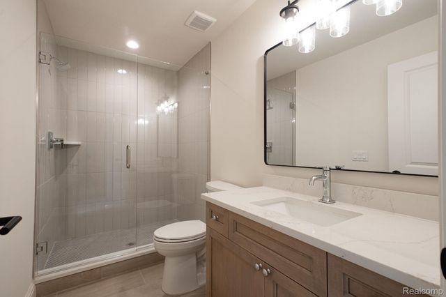 3836 Coachwood Lane, Rochester Hills, MI 48309