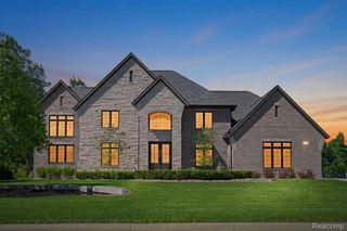 3836 Coachwood Lane, Rochester Hills, MI 48309
