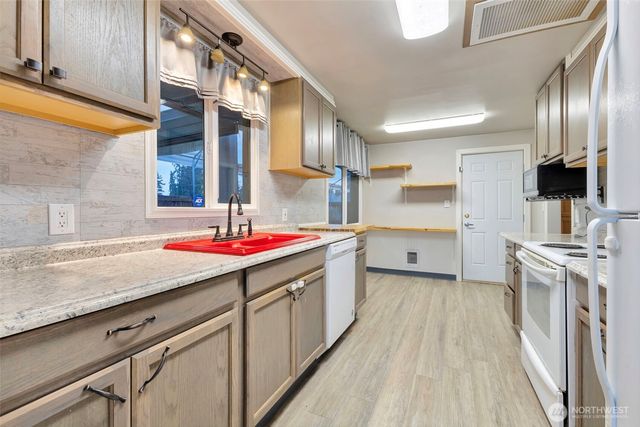 10915 Davisson Road SW, Lakewood, WA 98499