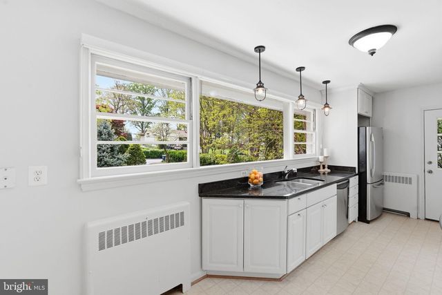 3138 JUNIPER LN, Falls Church, VA 22044