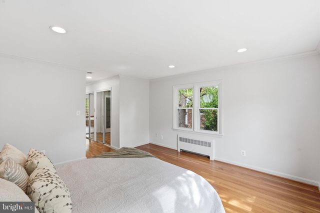 3138 JUNIPER LN, Falls Church, VA 22044