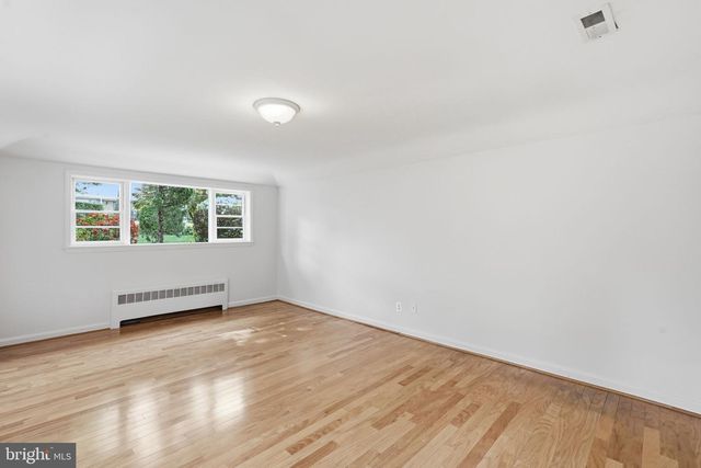 3138 JUNIPER LN, Falls Church, VA 22044