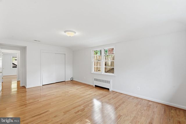 3138 JUNIPER LN, Falls Church, VA 22044
