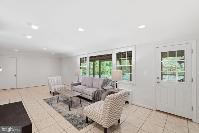 3138 JUNIPER LN, Falls Church, VA 22044
